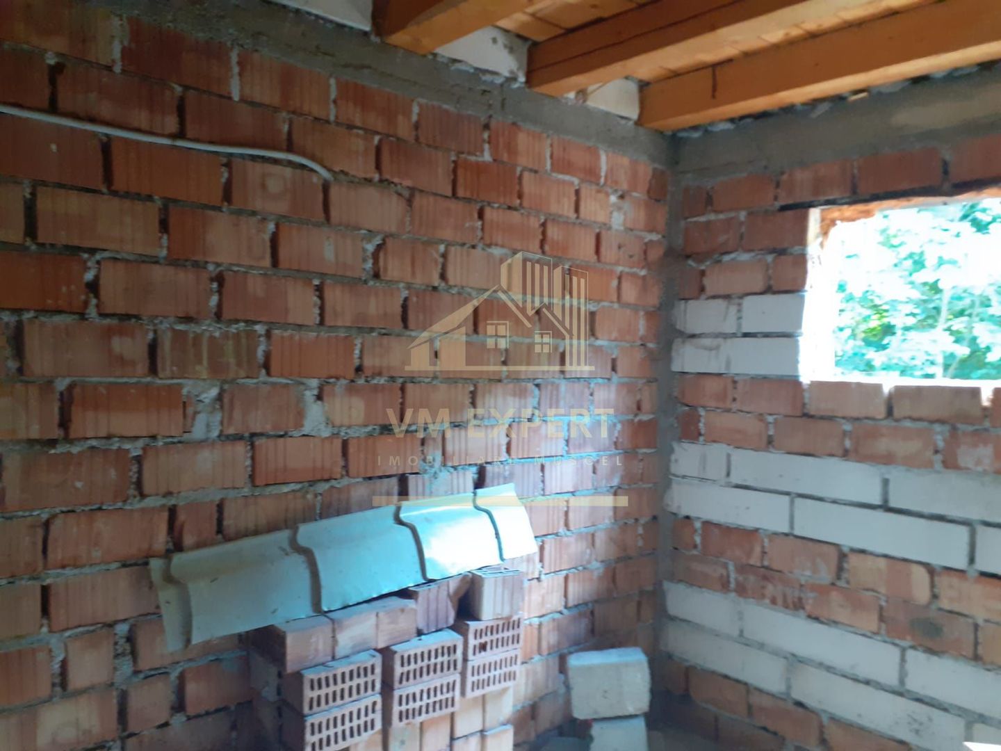 VILA 8 CAMERE, TEREN 5000 MP CAMPULUNG, APA SARATA - Poză 6