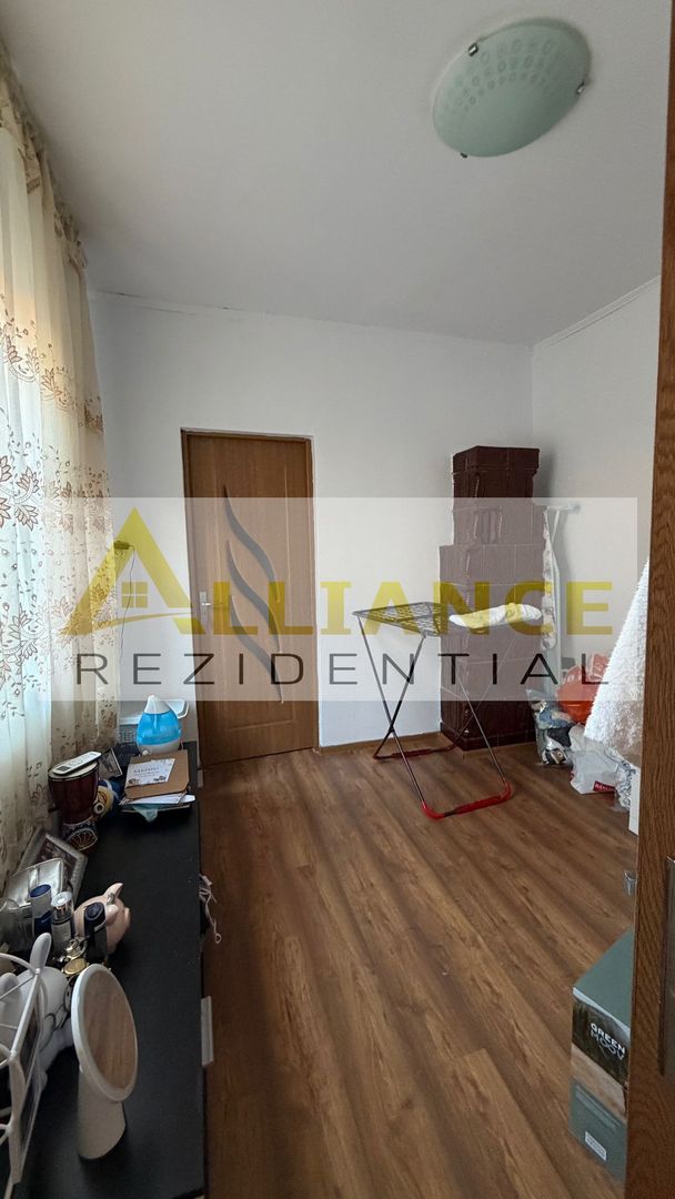 10 Minute Metrou Eroii Revolutiei-Casa-5 Camere-Necesita Renovare - Poză 10