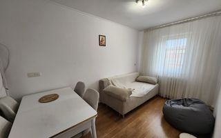 De vanzare apartament 3 camere zona Cetate - Poză 1