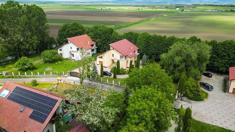 Vila cu 1.500 mp teren, gradina amenajata, linistita zonare,  Halchiu, Brasov - Poză 32