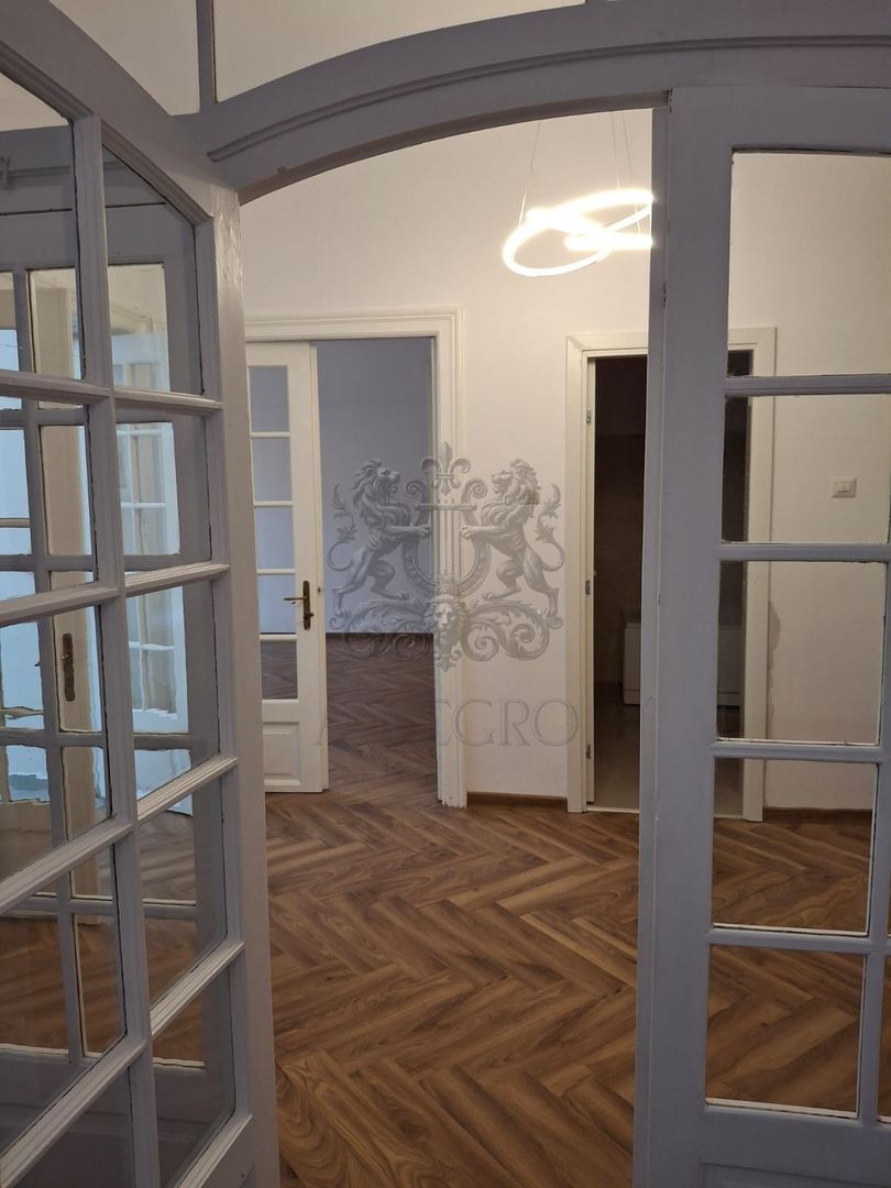 Apartament interbelic cu 2 camere | Vilă P+1+M | Curte | Popa Nan - Poză 3