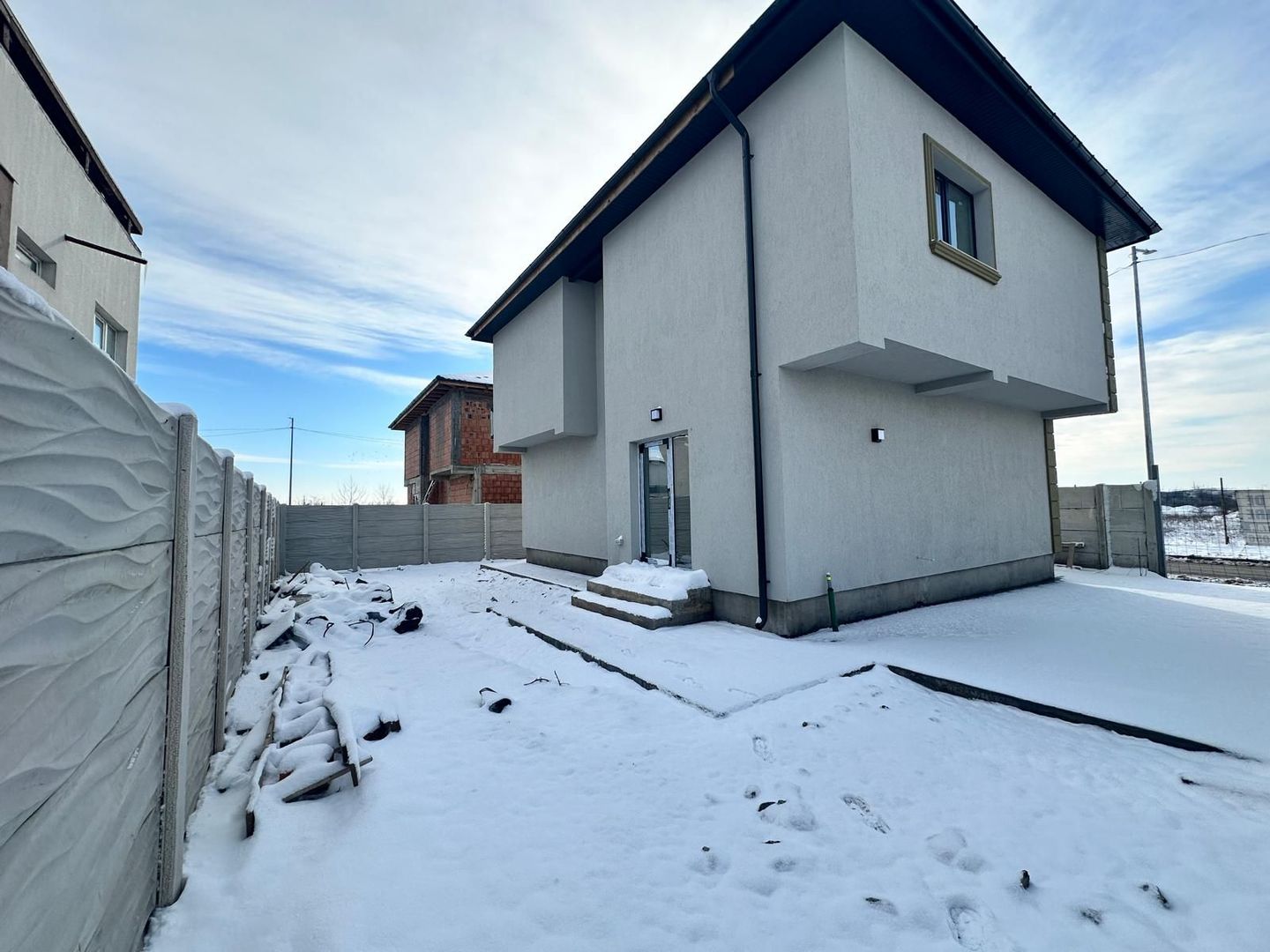 CASA INDIVIDUALA BRAGADIRU, TOATE UTILITATILE, CURTE 270 MP, COMIS 0% - Poză 4