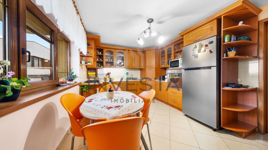 Casa individuala cu 7 camere, 260 mp, teren 900 mp, front 19m, Europa - Poză 7