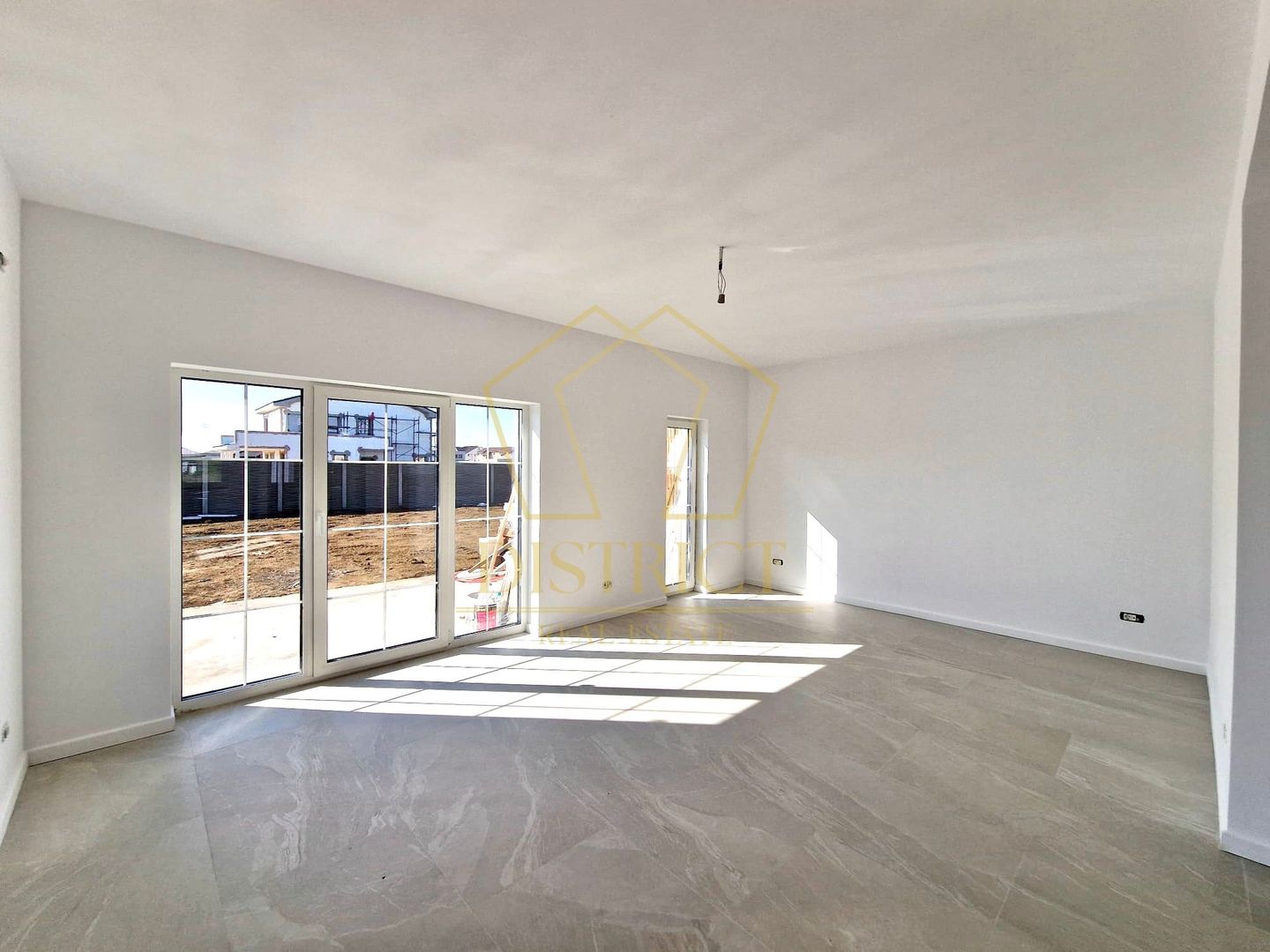 Duplex superb cu 4 camere si dressing | Mosnita Veche | Lidl - Poză 4