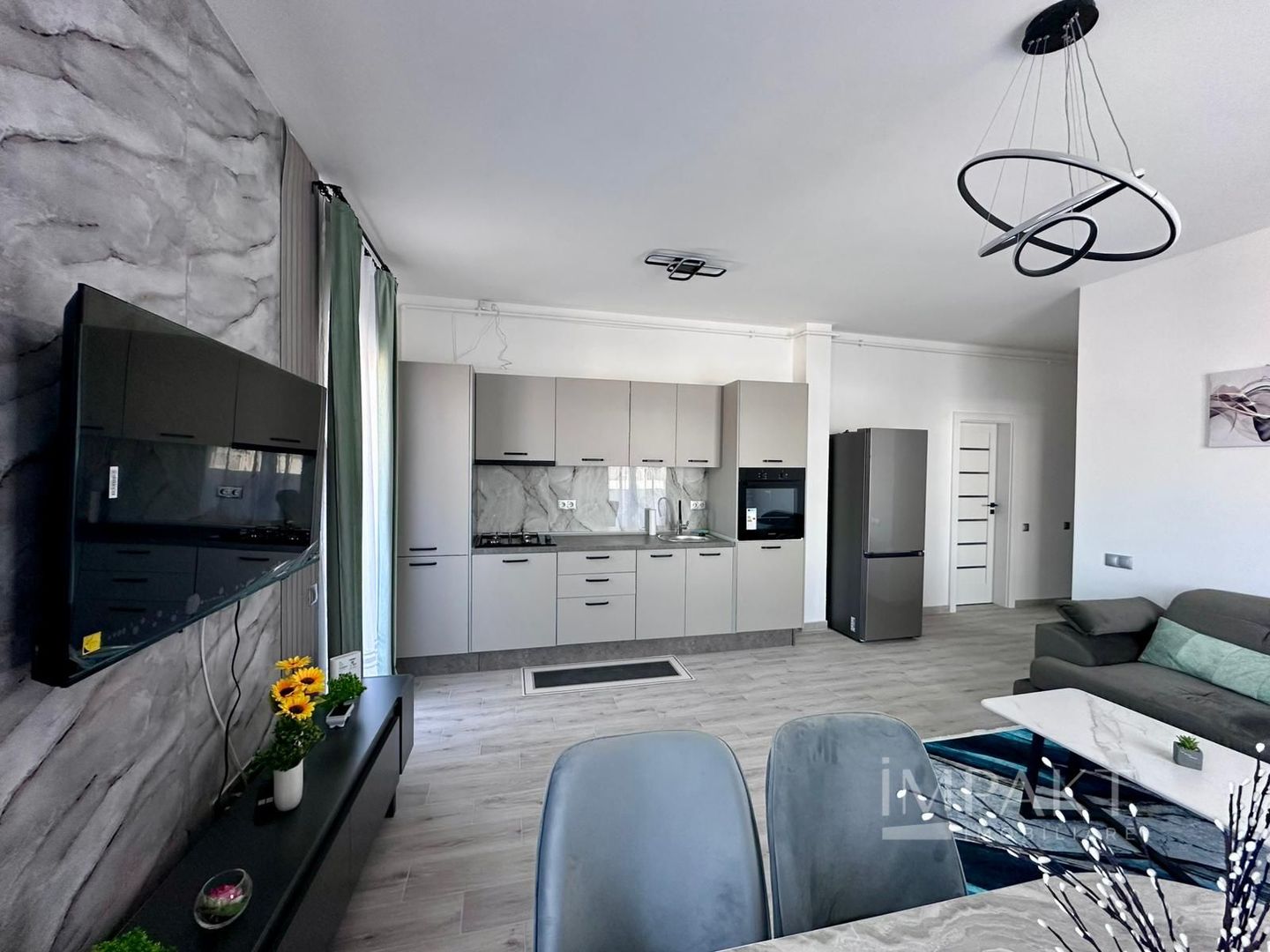 De inchiriat 2 camere, bloc nou, prima inchiriere, Eroilor - Poză 2