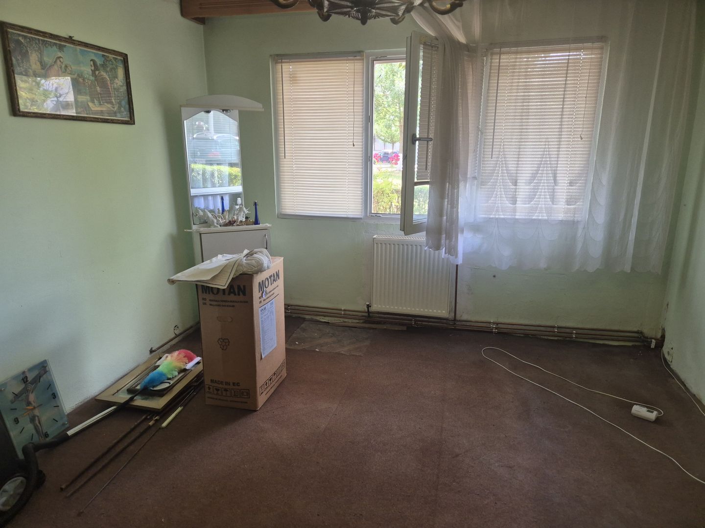Vand apartament 2 camere zona Trandafiru - Poză 2