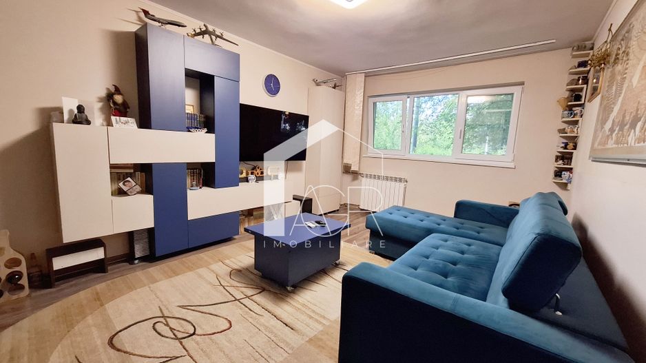 Apartament cu 3 camere, decomandat, zona Vest - Poză 2