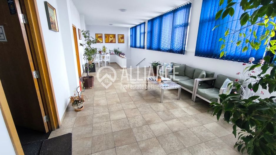 FALEZA NORD cladire multifunctionala 4600 mp cu acces din Bdul Mamaia! - Poză 8