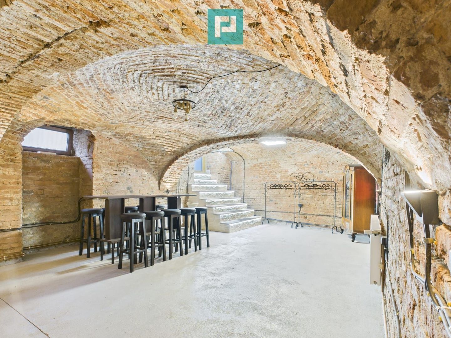 Eleganță subterană - pivniță exclusivistă Arad - Poză 20