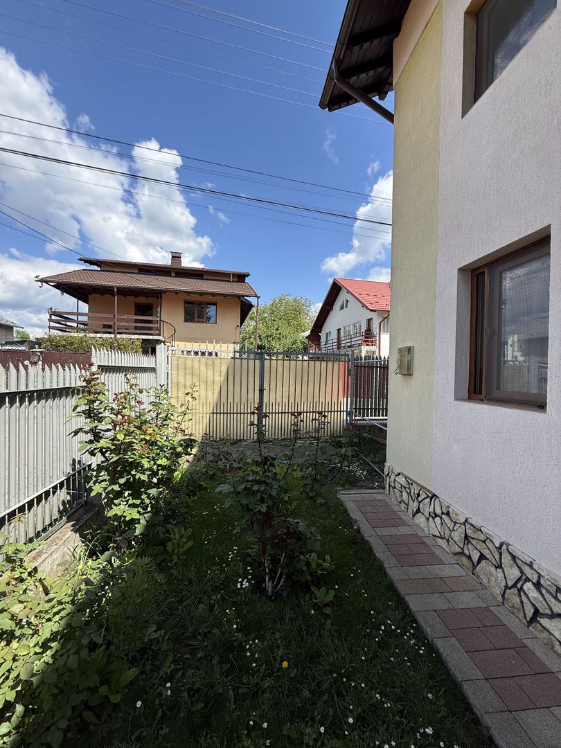 Vila construită in 2010 - P+1+pod - S=236 mp și curte 238 mp Campina! - Poză 46