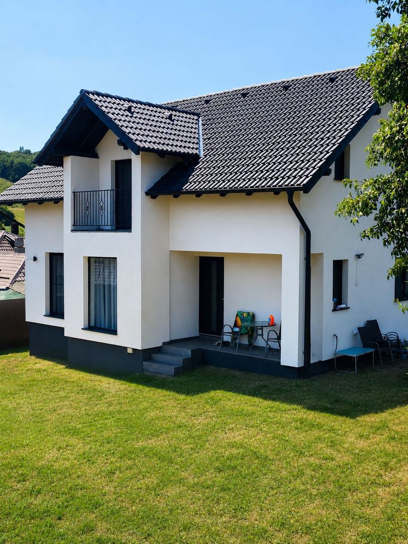 Casă singur în curte, materiale premium Corunca (4camere) - Poză 1