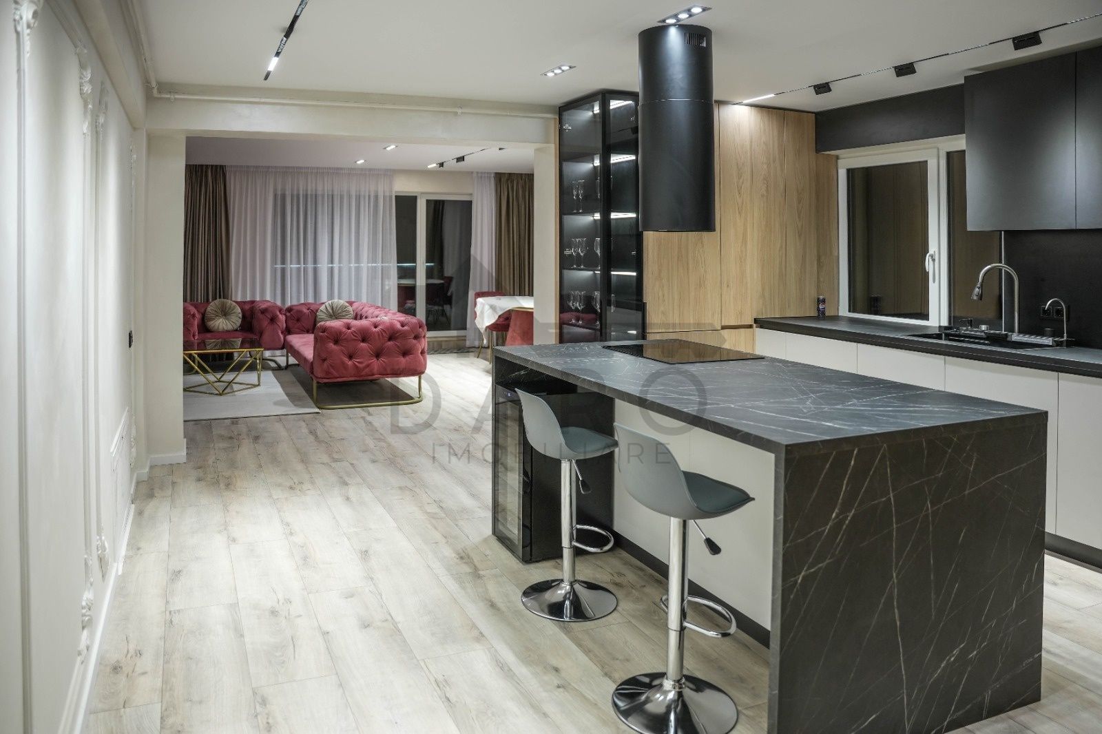 Penthouse de închiriat . - Poză 2
