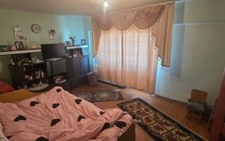 BRASADAS vinde ap 3 cam etaj 3/4 in zona Micro 17. - Poză 3