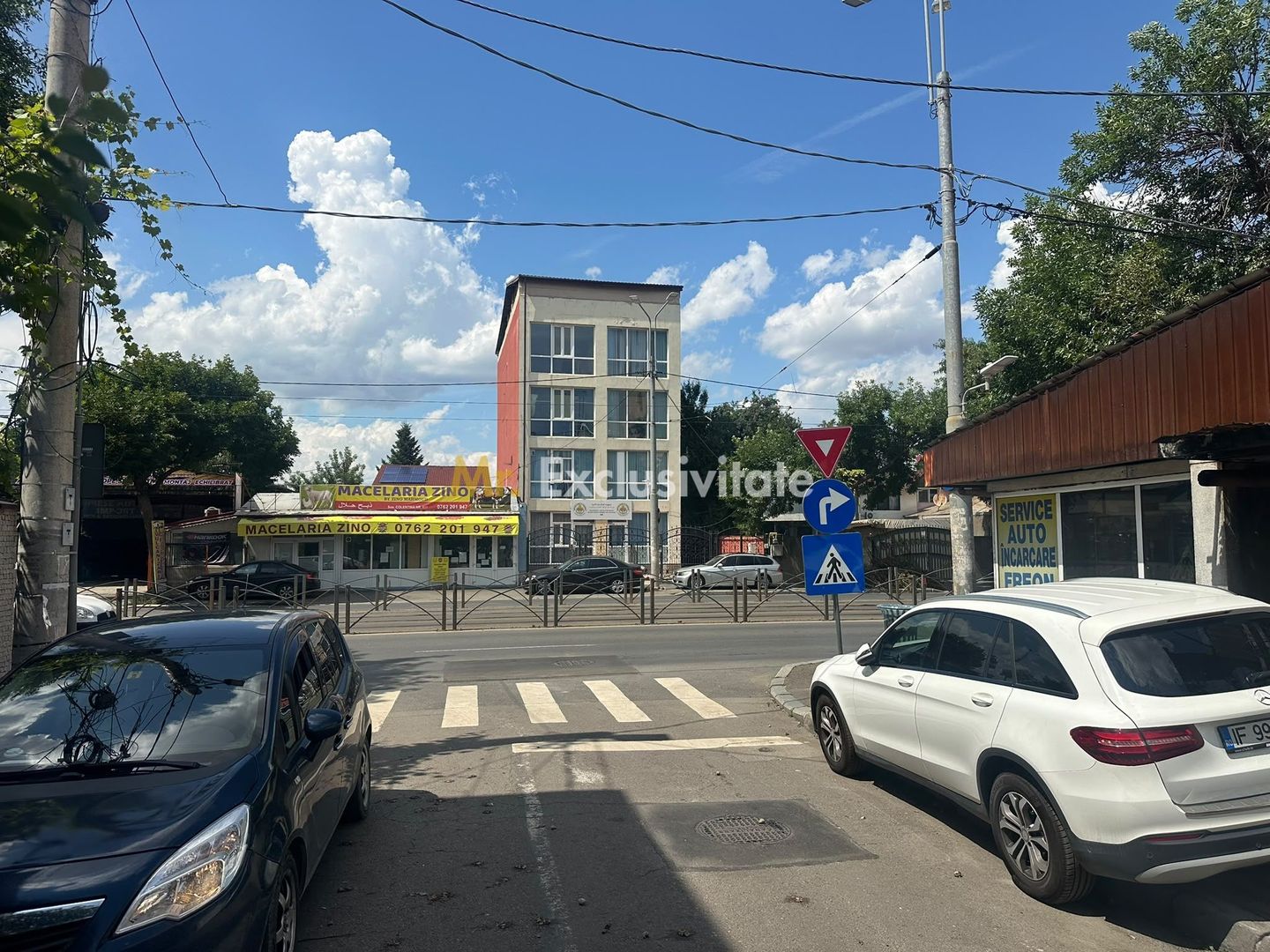 Vila impresionata 550mp util, 300mp teren - Poză 37