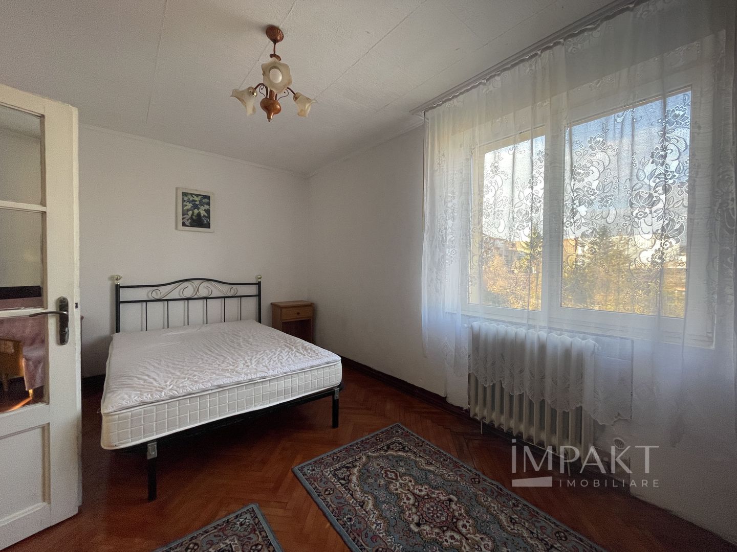 Apartament cu 2 camere in zona centrală - Poză 1