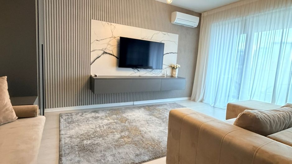 Inchiriere Apartament 3 Camere Cloud 9 + 2 loc de parcare - Poză 1