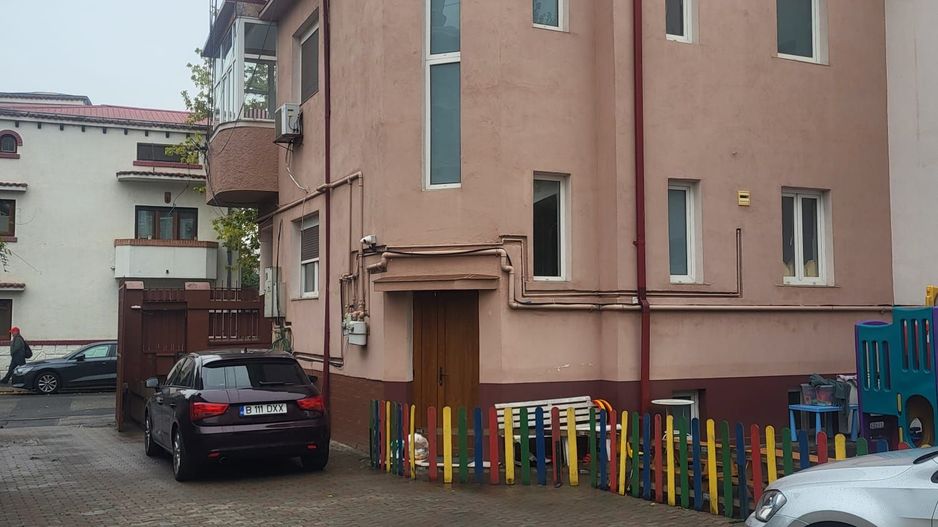 Casa care functioneza ca si gradinita in moment, zona centrala, Matei Voievod - Poză 4