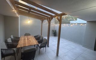 Apartament mobilat, terasă generoasă și parcare, disponibil imediat! - Poză 1