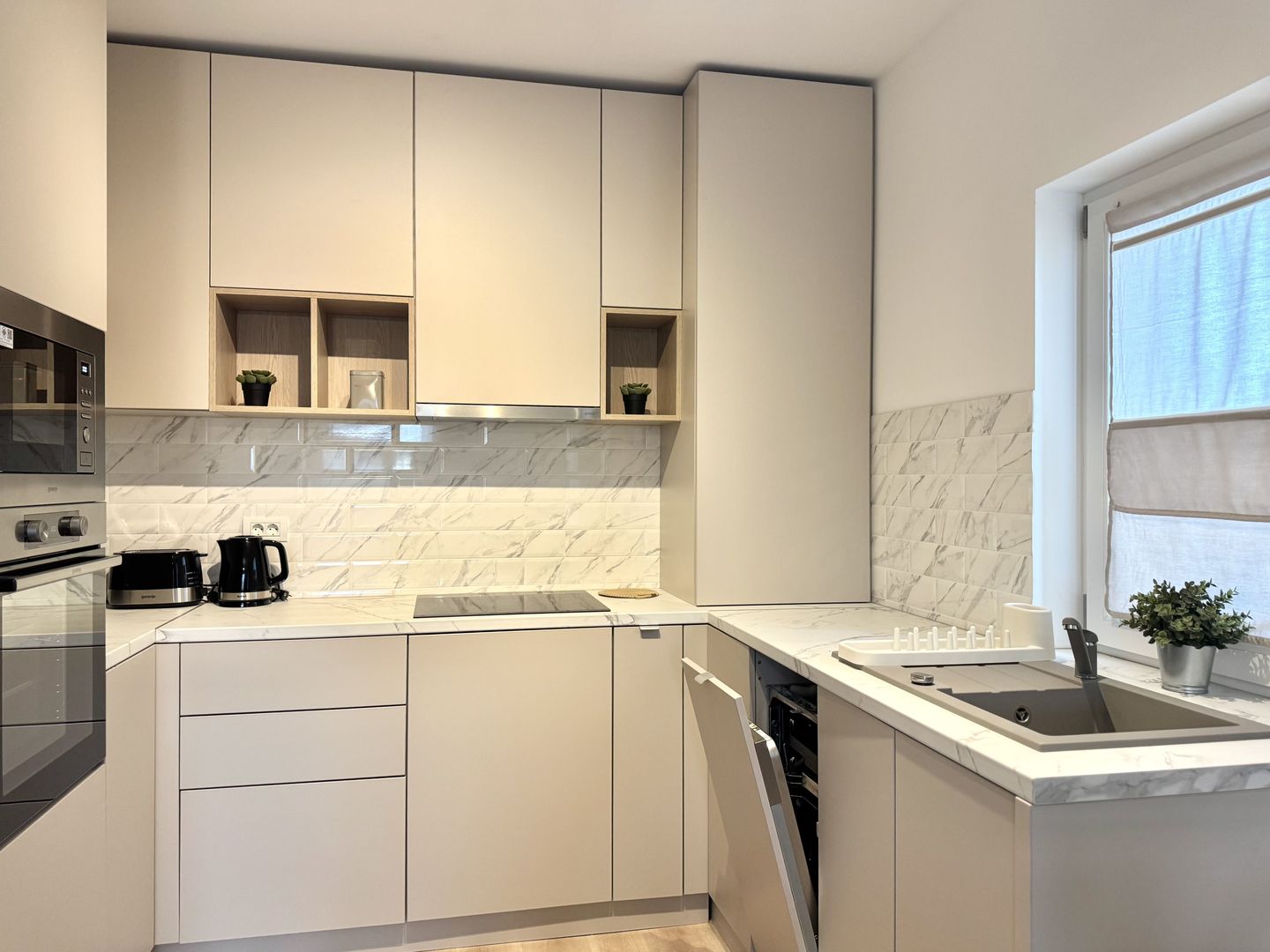 Apartament exclusivist cu grădină — confortul unei case - Mosnița Nouǎ - Poză 9