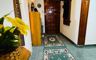 3 decomandate, centrala, 1 Mai - 110 000 Euro - Poză 7