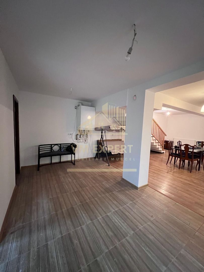 VILA 6 CAMERE 270 MP TEREN 1044 MP CÂMPULUNG, 0 COMISION CUMPARATOR - Poză 61