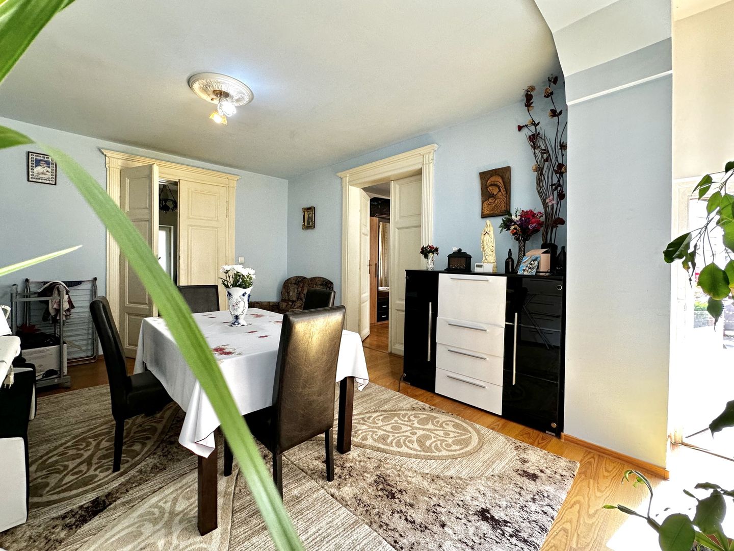 Apartament 4 camere,  cu vedere spre centrul vechi din Piața Unirii - Poză 2