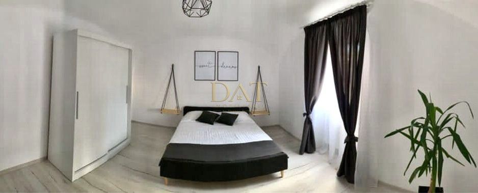 Apartament la curte |  ultracentral | zona Platinia - Poză 4