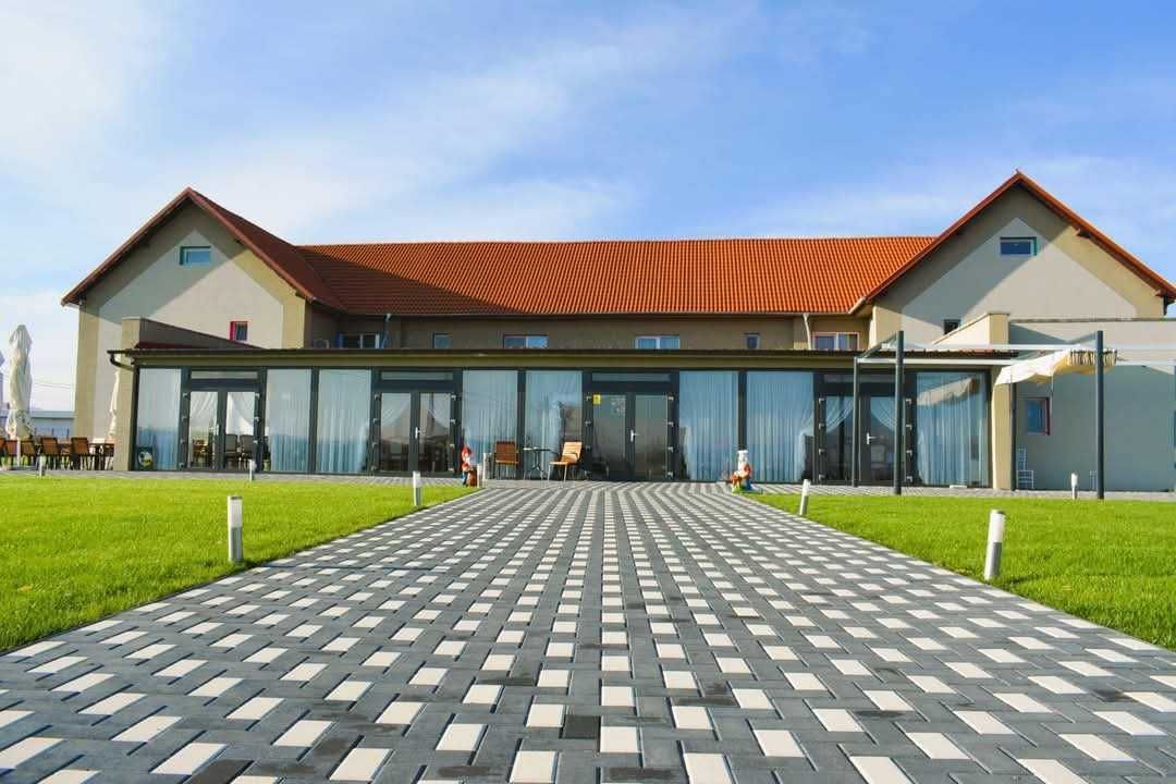 Motel cu restaurant de inchiriat - Poză 1