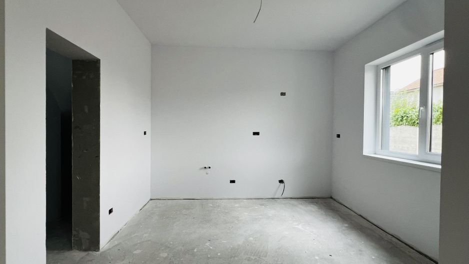 Duplex nou cu 5 camere despartit prin garaj - Dumbravita - Poză 7