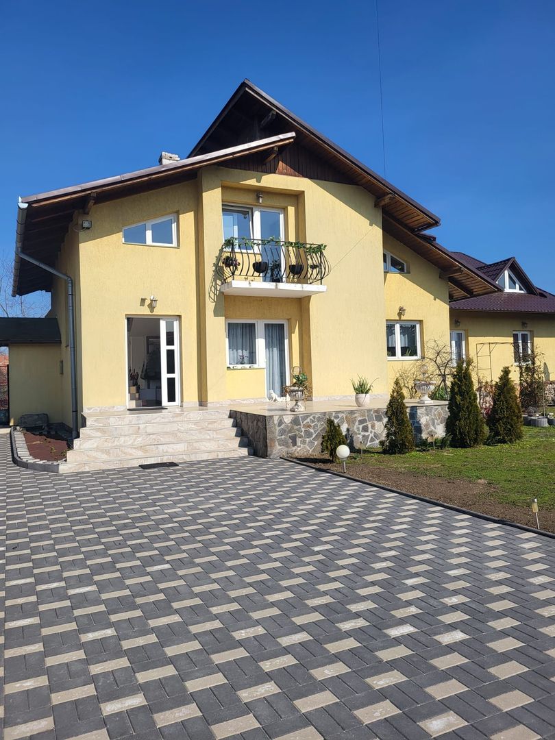 CASA DE VANZARE IN SEBES, IN VALEA FRUMOASEI - Poză 1