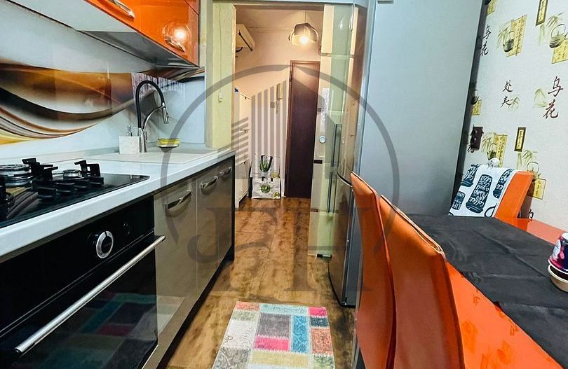 VANDUT/ SOLD-Apartament cu 3 camere de vânzare în zona Tomis Nord - Poză 2