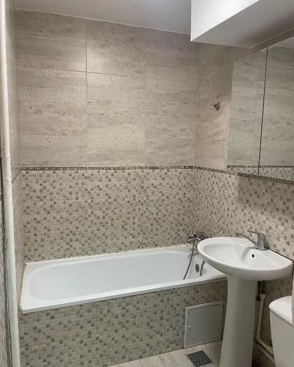 Vand apartament 2 camere - Poză 7