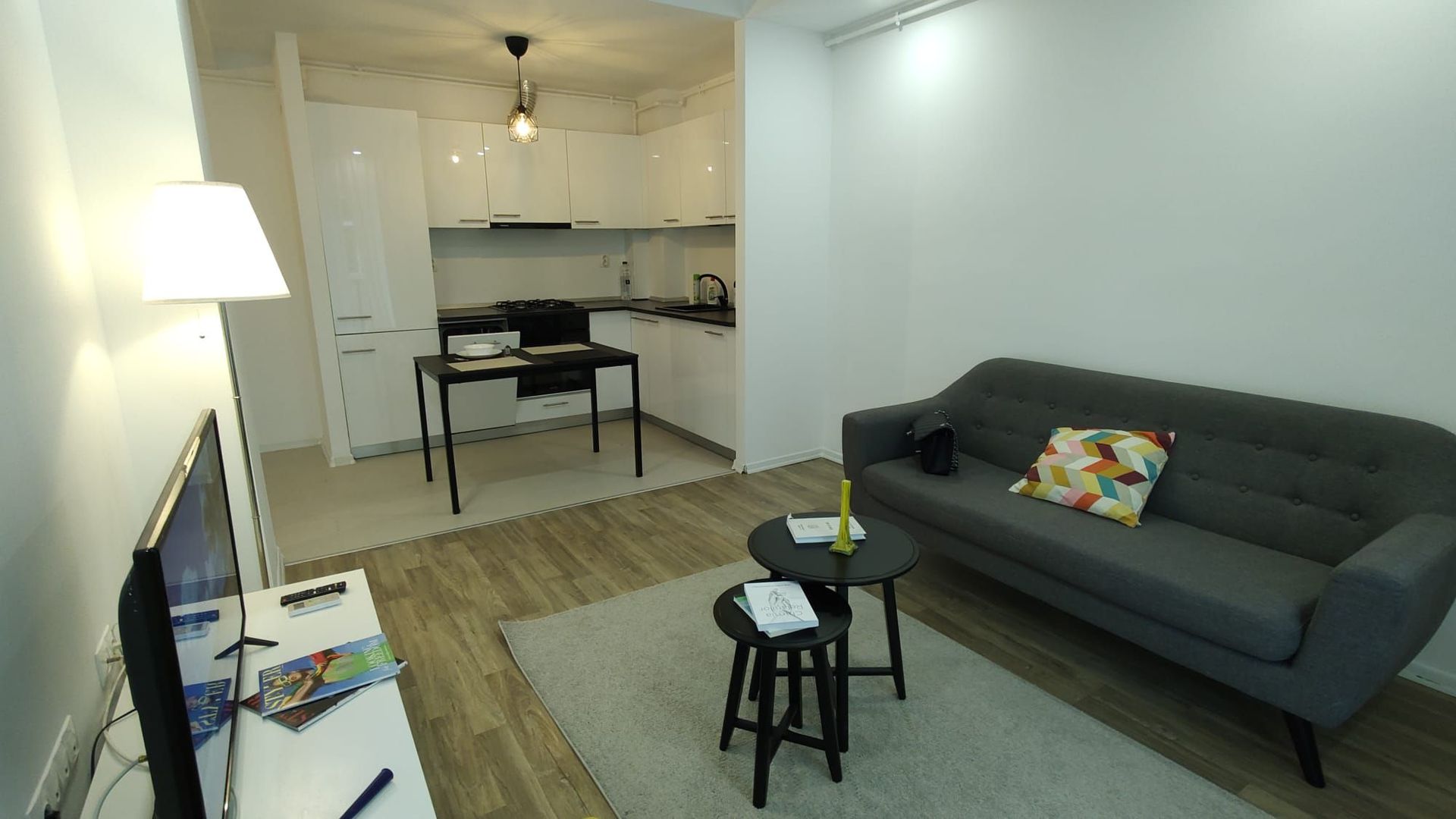 Apartament 2 camere vedere piscina Cosmopolis - Poză 12