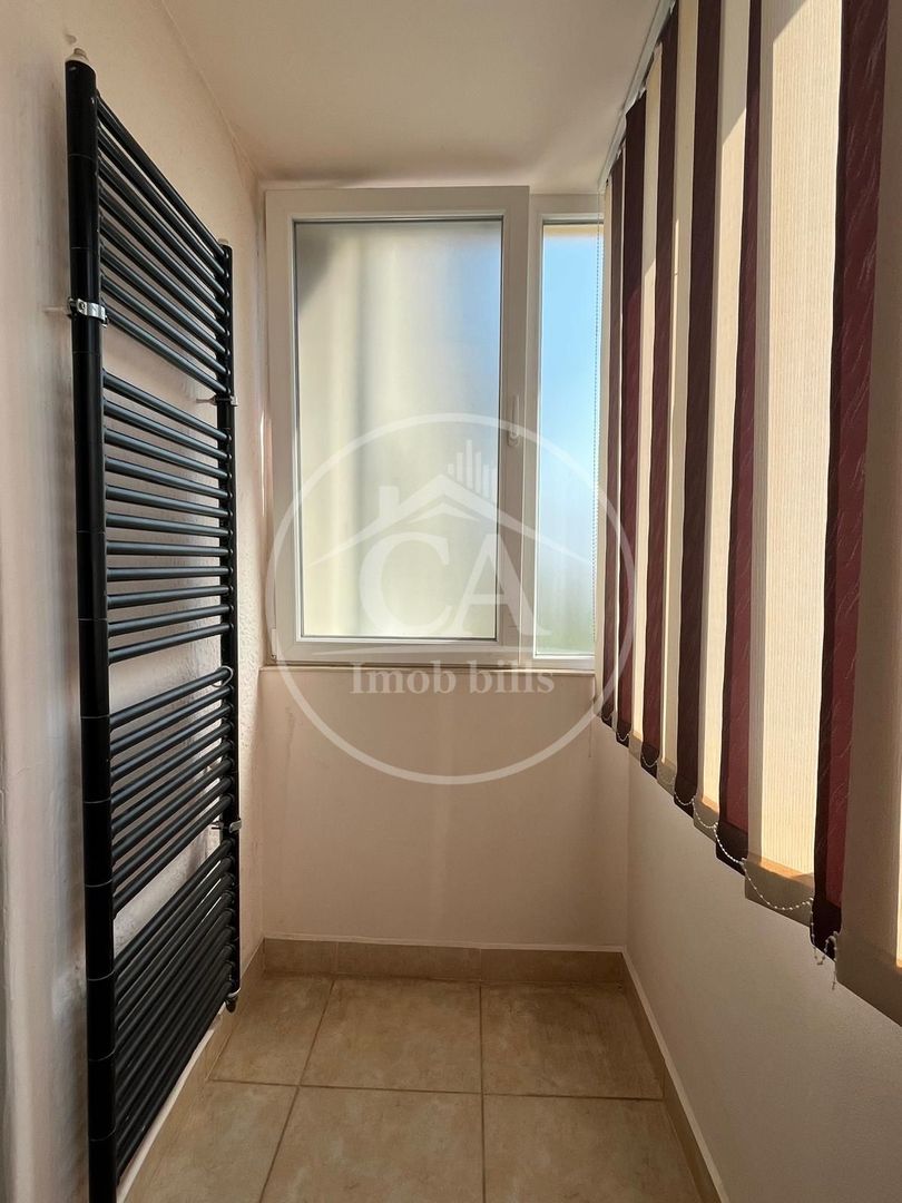 Apartament cu 3 camere de vânzare în zona Rogerius, Oradea - Poză 9