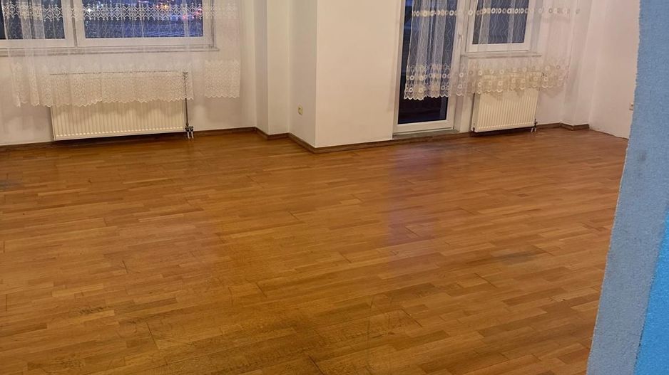 ageuropa.ro vinde apt. cu 4 cam. RENOVAT, 106mp, etaj 1 în zona SOARELUI. - Poză 3