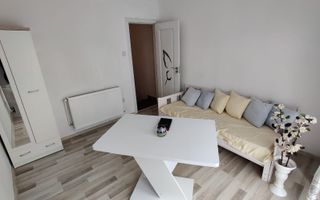 Închiriez garsoniera cu 2 camere in zona centrala ideala pentru studenți - Poză 2
