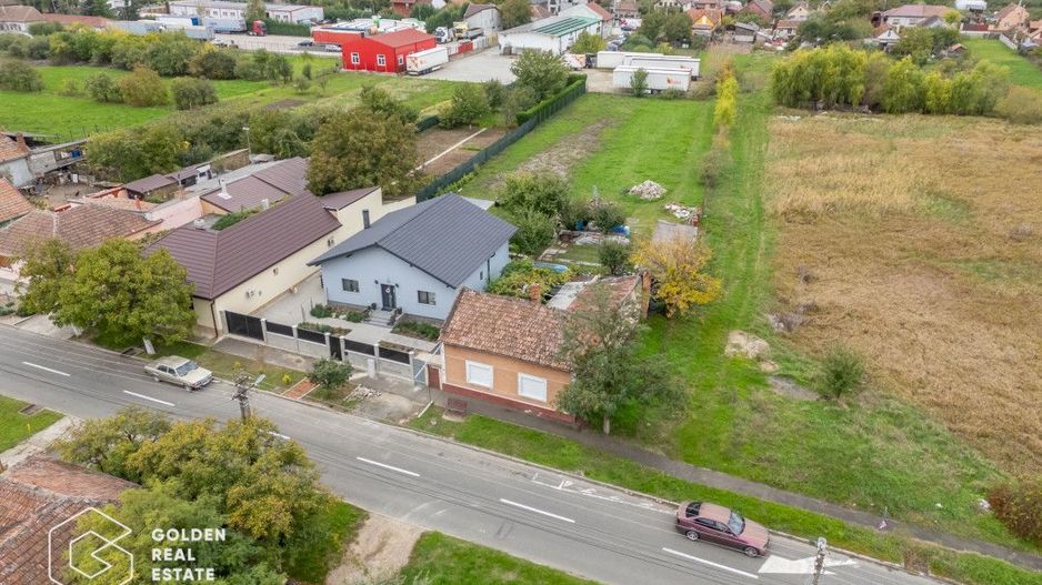 Teren de 1233 mp cu casa, Gai, ideal pentru renovare sau constructie noua - Poză 2