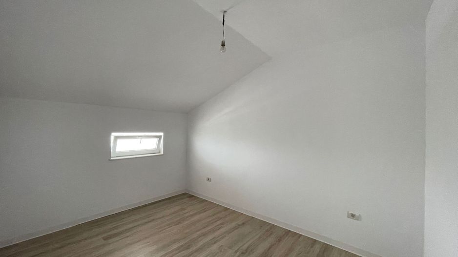 Duplex 4 dormitoare-2 Bai-129 Mp- Super Pret-Pozitie Excelenta-Ghiroda - Poză 5