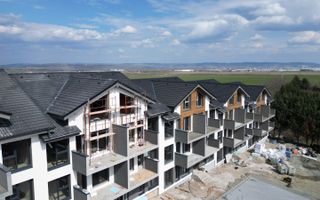 Apartament premium 3 camere + curte 50 mp 2 băi 61,4 mp utili Cristian - Poză 10