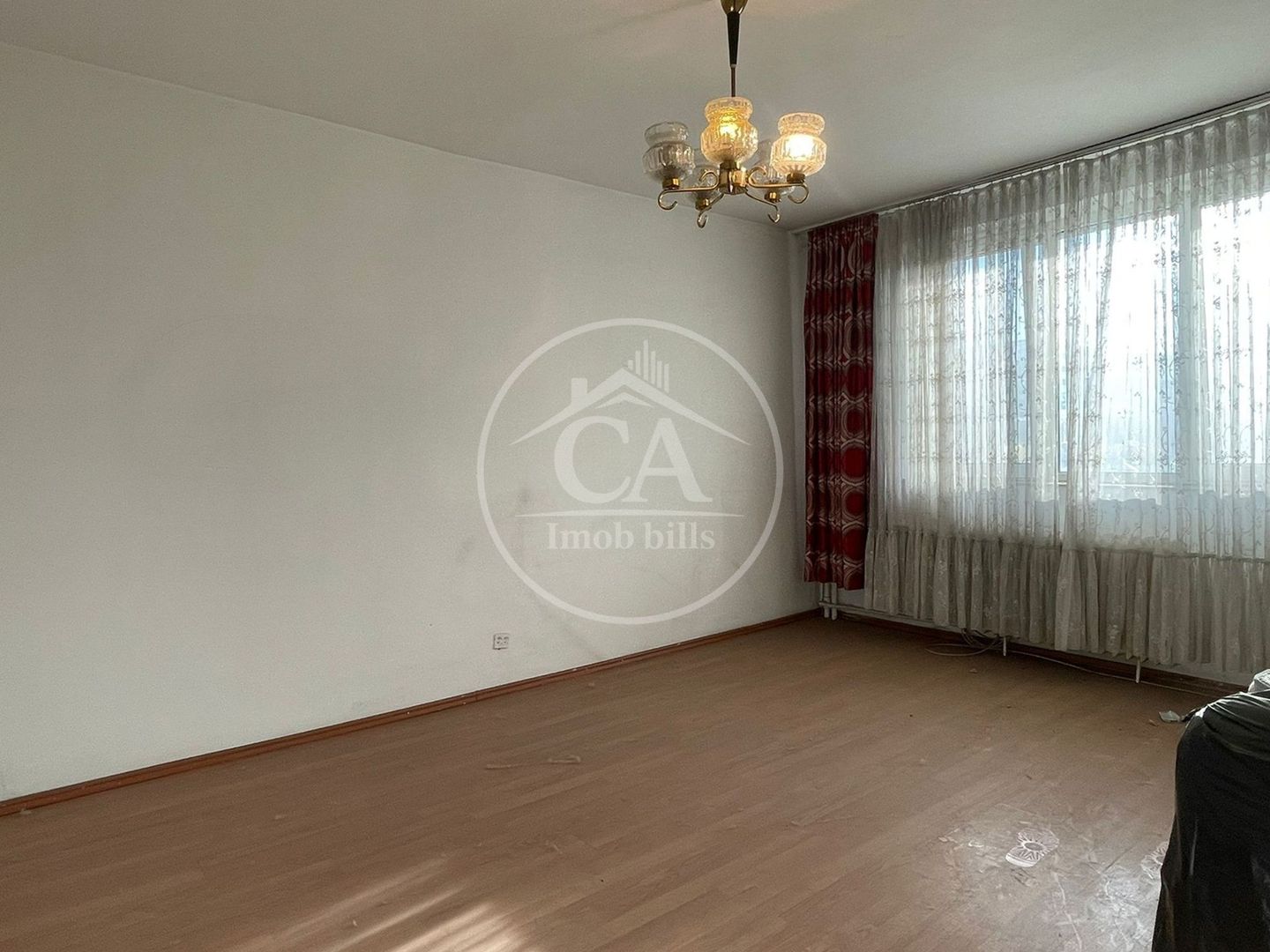 Apartament de vânzare cu 3 camere în zona Nufarul, Oradea - Poză 1