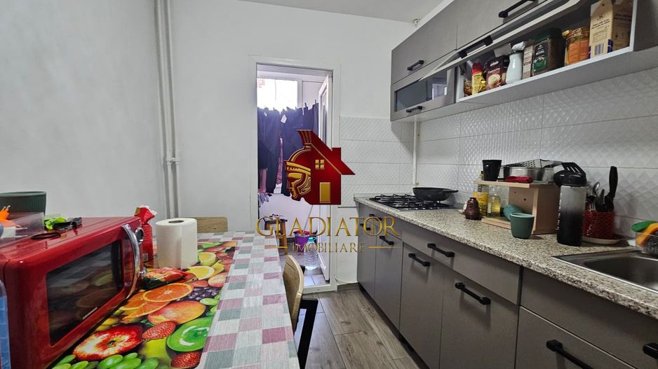 Apart 2 camere Canta la bulevard, etaj 3 din 4, pozitionat foarte bine - Poză 2