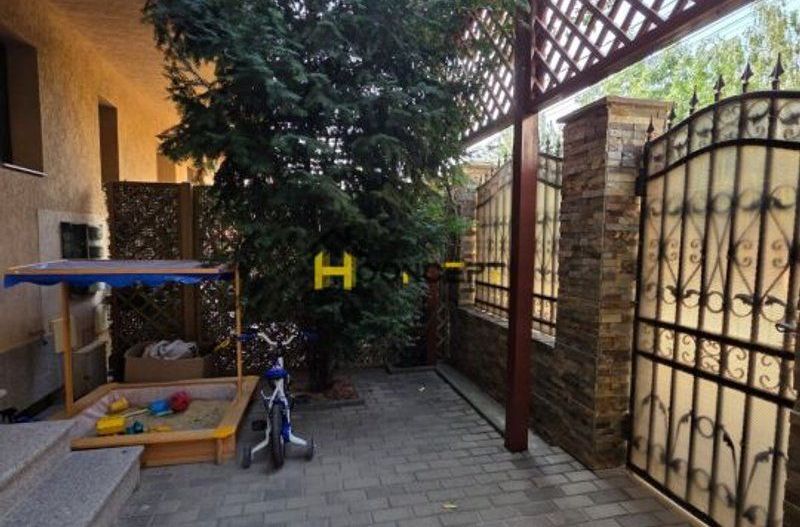 Vila moderna mobilata utilata metrou Dimitrie Leonida - Poză 26