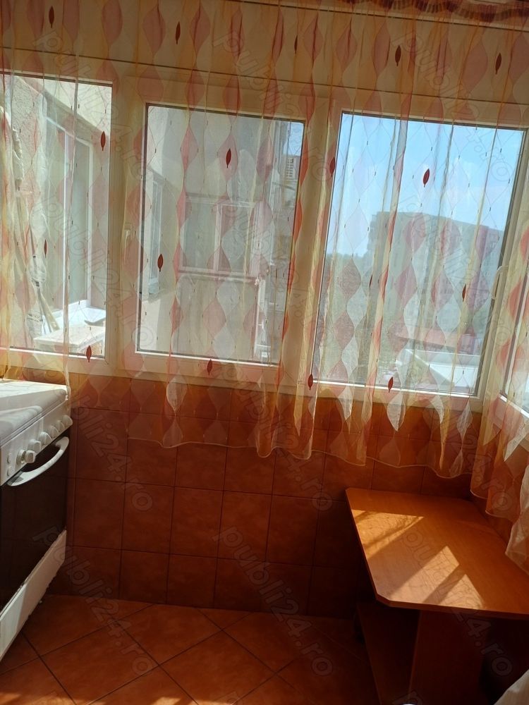 Vând apartament 4 camere - Poză 10