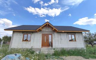 Casa la intrare in Cionchesti - Poză 1