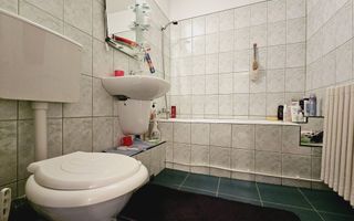 Apartament cu 3 camere decomandate, Cetate - Poză 8