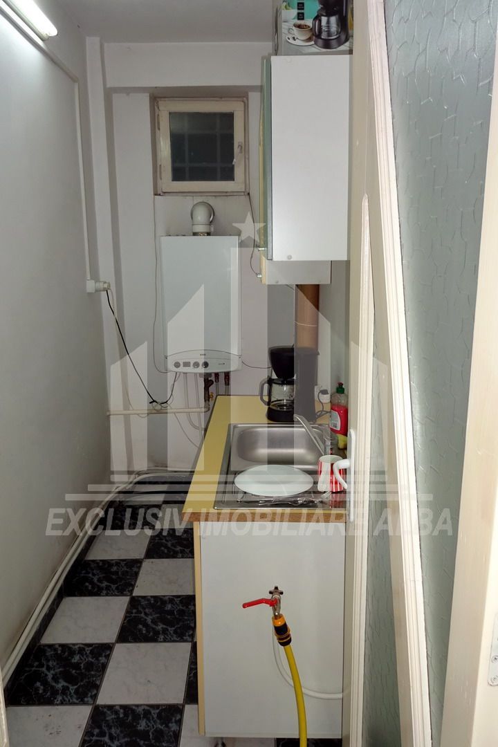 Spatiu comercial de inchiriat in Cetate - Poză 6