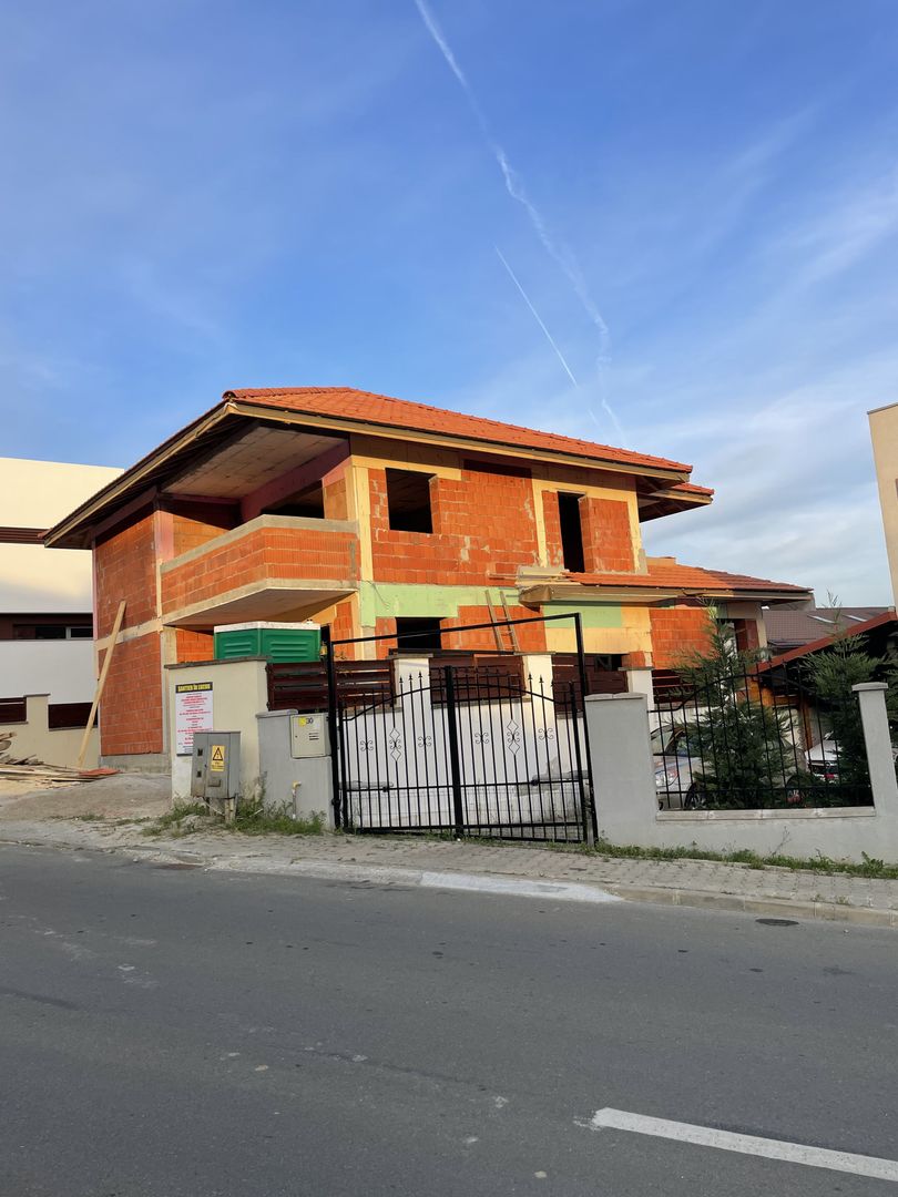 Casa cu 4 Apartamente - Poză 3