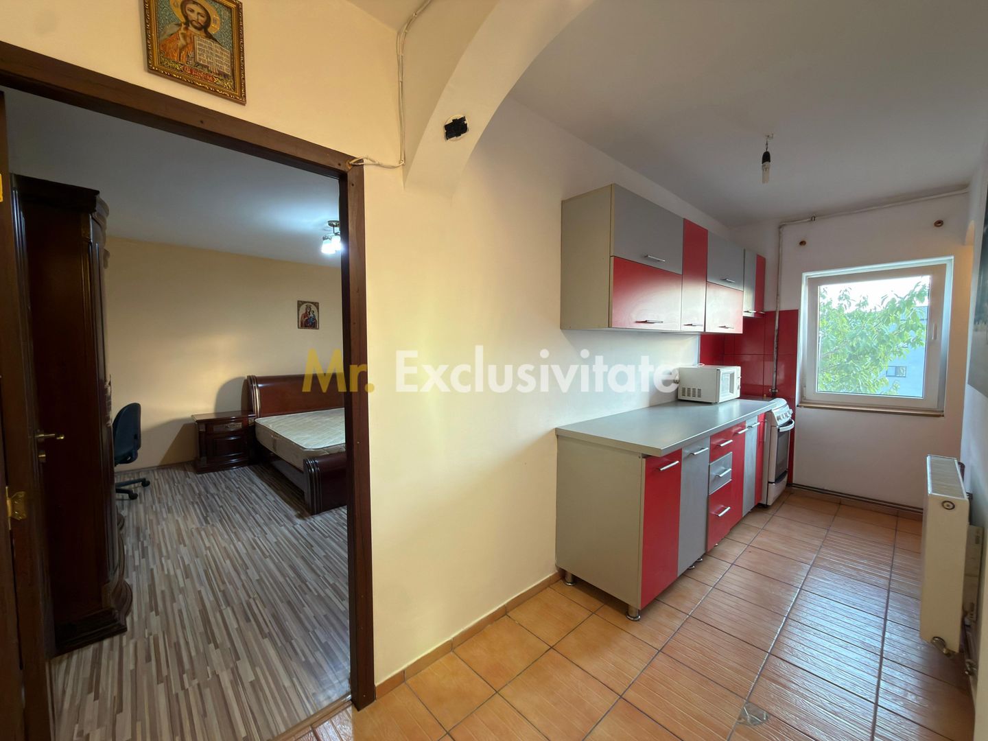 Garsonieră spațioasă de închiriat în Mioveni – zona Robea - Poză 8