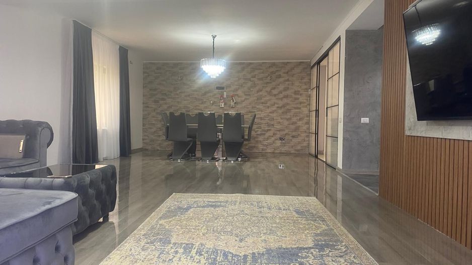 Gata de locuit! Vanzare casa cu 6 camere in Targoviste - Poză 1