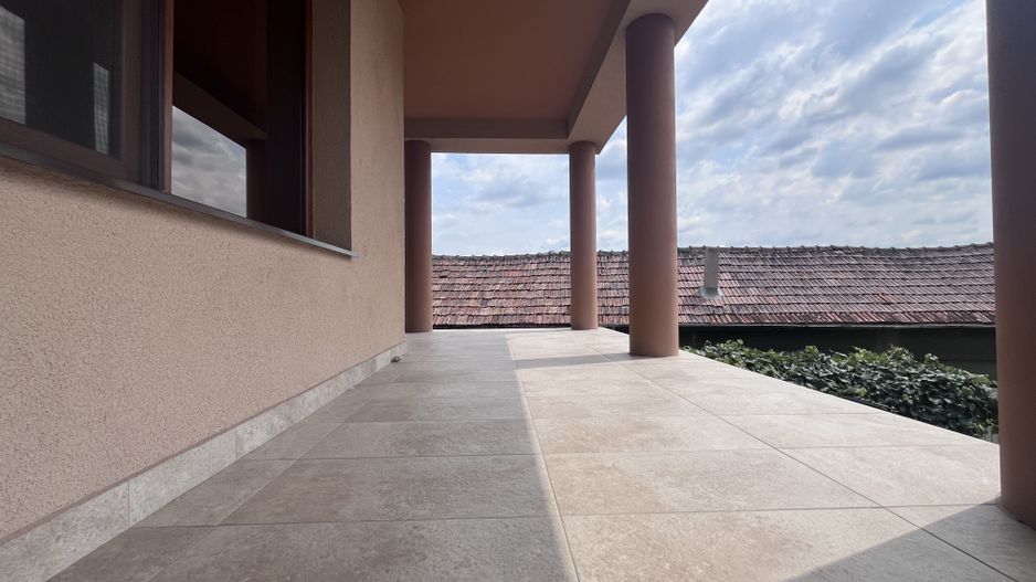 Casa de vânzare în Vulcana Pandele, la o distanță mica de oraș! - Poză 26